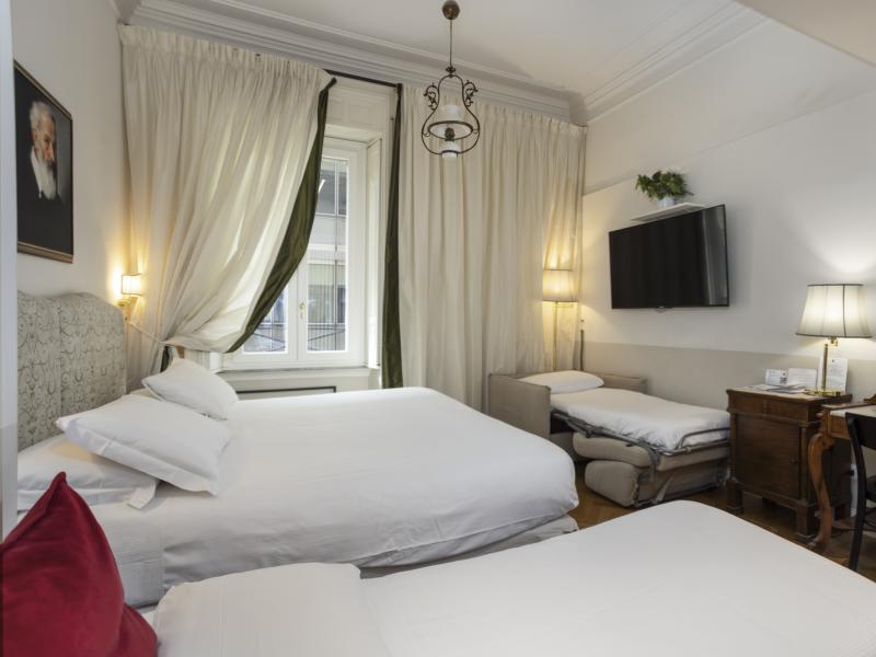 relaisdonnalucrezia en deluxe-room 018